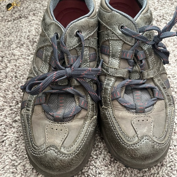 Ecco size 40 walking shoes - Picture 5 of 6